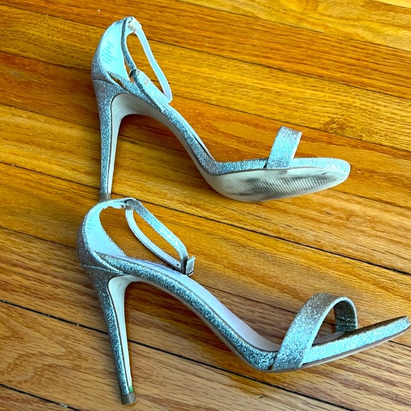 Steve Madden Gold Shimmy Heels - Picture 3 of 10